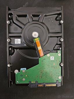 Seagate IronWolf 8TB, WD Red 8TB - 7