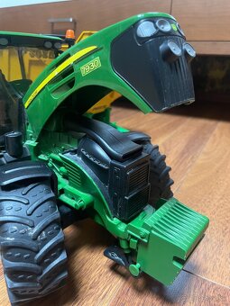 Bruder traktor John Deere a vlečka Joskin - 7