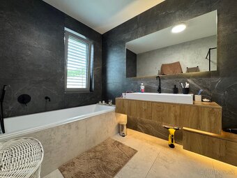 5min od mesta - designový a špičkový RD novostavba - 7