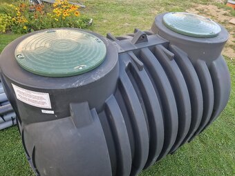 Plastová nádrž, žumpa, septik 2.5 m³ - 7