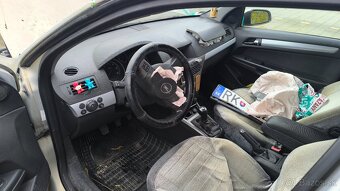Opel Astra h - 7