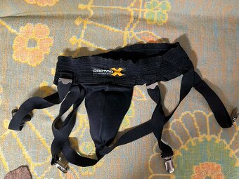 Hokejova vystroj - 7