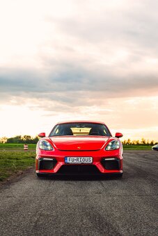 Porsche 718 Cayman GT4 - 7