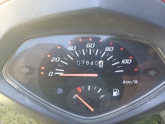 Skúter Honda SCV 100 Lead - 7