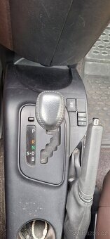 Toyota iQ 1,0 automat CVT max. - 7