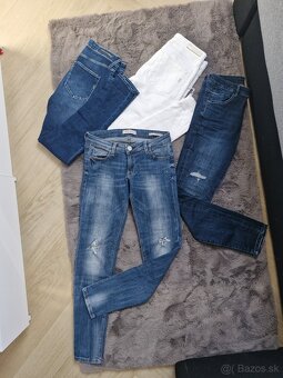 NOVE Guess nohavice, rifle, teplaky XS -L - 7