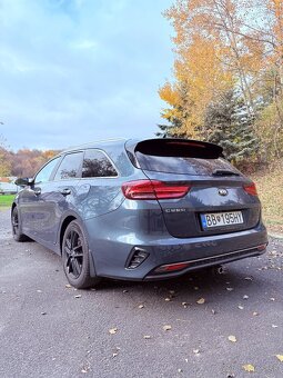 ia Ceed SW 1.6 CRDi 100 kW – First Edition A/T - 7