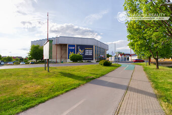 Atraktívny multifunkčný objekt blízko centra Spišská Nová Ve - 7