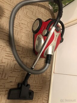 Predám tieto funkčné kompletné vysávače do 2000 W za 40e - 7