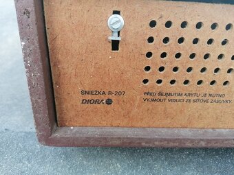 Predám starožitné rádio Diora Sniežka R 207 - 7