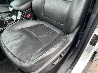 Predám KIA SORENTO 2,2crdi 7m AWD A/T (DPH) - 7
