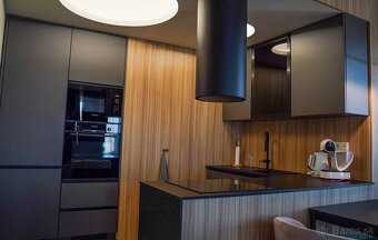2-izbový byt s výhľadom na Kamzík, garážou a recepciou – Šan - 7