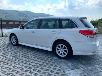 Subaru Legacy Wagon 2.0 i VA CVT 172000km 2010 - 7