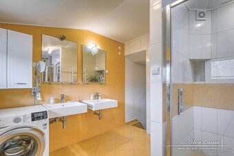 5-izbový rodinný dom s dvomi garážami v obci Špačince - 7