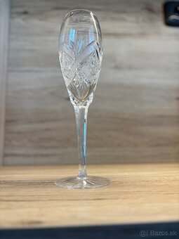 Krištáľový brúsený pohár na stopke - 7