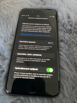 iPhone 8 64gb  - 7