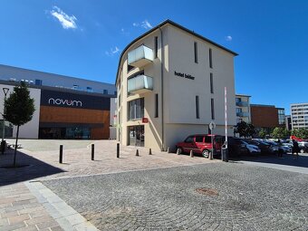 Moderné priestory s umývadlom a parkovaním pri OC Novum - 7