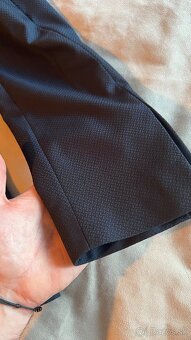 Tmavomodry oblek - 7