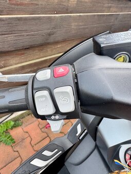 Maxi Skuter BMW C650GT - 7