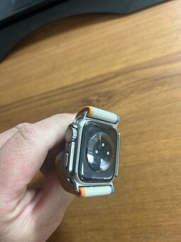 Predám Apple watch 7 (41mm) Nike edition - 7