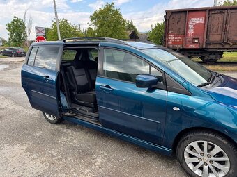 Mazda 5 - 7