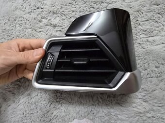 ✨ Predám interiérové lišty s LED podsvietením – BMW G20/G21 - 7
