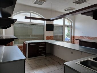 Na prenájom Obchodný priestor v Holíči. - 7