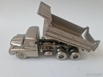 TATRA 148 -kovový model - 7