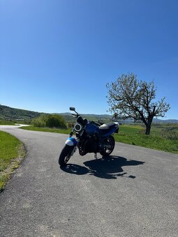 Kawasaki zr750 - 7