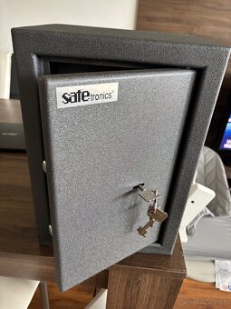Trezor SAFETRONICS ZSL 4 M GUN K - 7