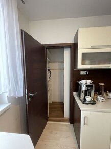 2-iz. byt Stred, kompl. rekonštrukcia, 62 m2. - 7