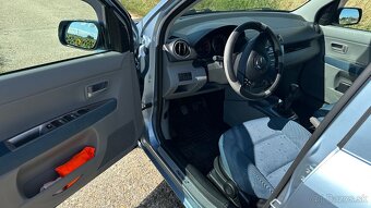 Mazda 2 DY - 7