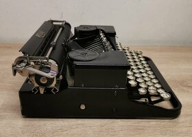 Starožitný písací stroj ROYAL P z roku 1930 - 7
