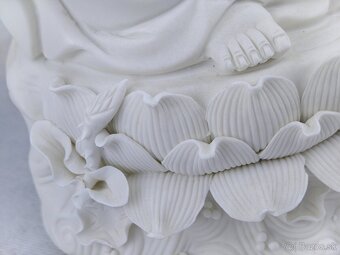 Buddha Guan yin čínskej bódhisattvy súcitu a milosrdenstva - 7