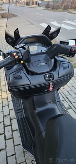 Suzuki Burgman 650 Executive - 7