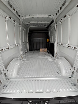 IVECO DAILY 35S14V L3H2 10.8m3 SKLADOM - 7