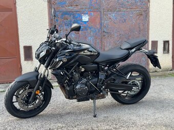 YAMAHA MT-07 - 7