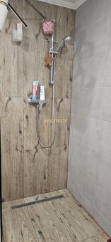 NA PREDAJ - ZREKONŠTRUOVANÝ 2 IZBOVÝ BYT, 58 M2 HUMENNÉ - 7