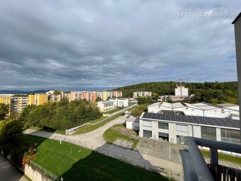 Slnečný 2 izbový byt 64 m2 + 5 m2 balkón, parkovacie státie, - 7