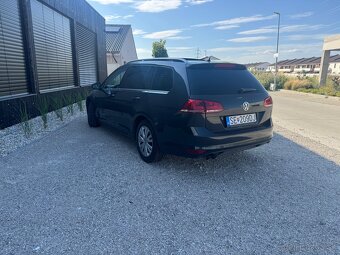 Volkswagen Golf VII Highline Variant 2.0TDi - 7