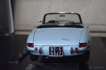 1:18 Alfa Romeo Spider - 7