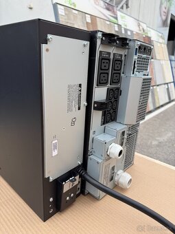 Predám UPS APC Smart-UPS SRT 8000VA (8kVA) - 7