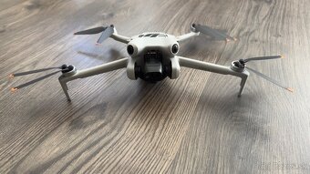 DJI Mini 4 Pro Fly More Combo (DJI RC 2) V ZARUKE - 7