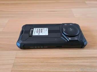 Predám  odolný telefón 5,45″ 4G Lte 10600 mAh batéria - - 7