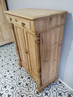 Krásná, stará, skříň, skříňka, vertiko po renovaci - 7