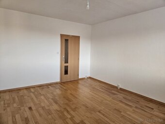 Na predaj priestranný 3 izbový byt s nádherným výhľadom - 7
