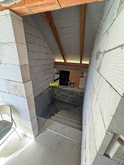 Na predaj rodinný dom vo Vyšnom Kelčove - stavba - 7