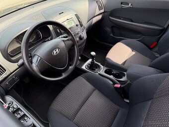 Hyundai i30 CW 1.6 CRDi -Len 142tis. KM- 116k Comfort - 7