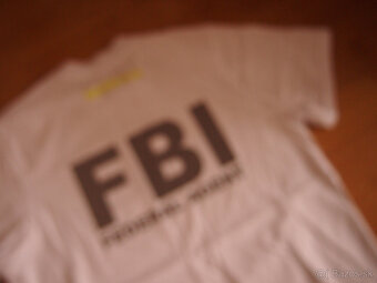 Balenciaga pánske tričko vzor FBI - 7
