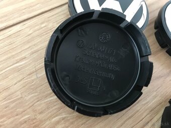 Stredové krytky - pukličky diskov - 7